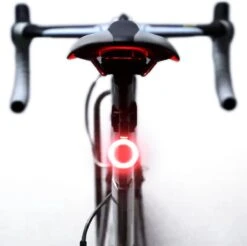 DesoMax® Fietslicht Achterlicht LED USB Oplaadbaar Helder Rond - Achterlicht Voor Racefiets En MTB – Herkenningslicht -Abus Fiets Deals Store 1200x1196 2