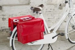 New Looxs Cameo Dubbele Fietstas - Bisonyl - 46 Liter - Rood 6 New Looxs Cameo Dubbele Fietstas - Bisonyl - 46 Liter - Rood -Abus Fiets Deals Store 1200x799